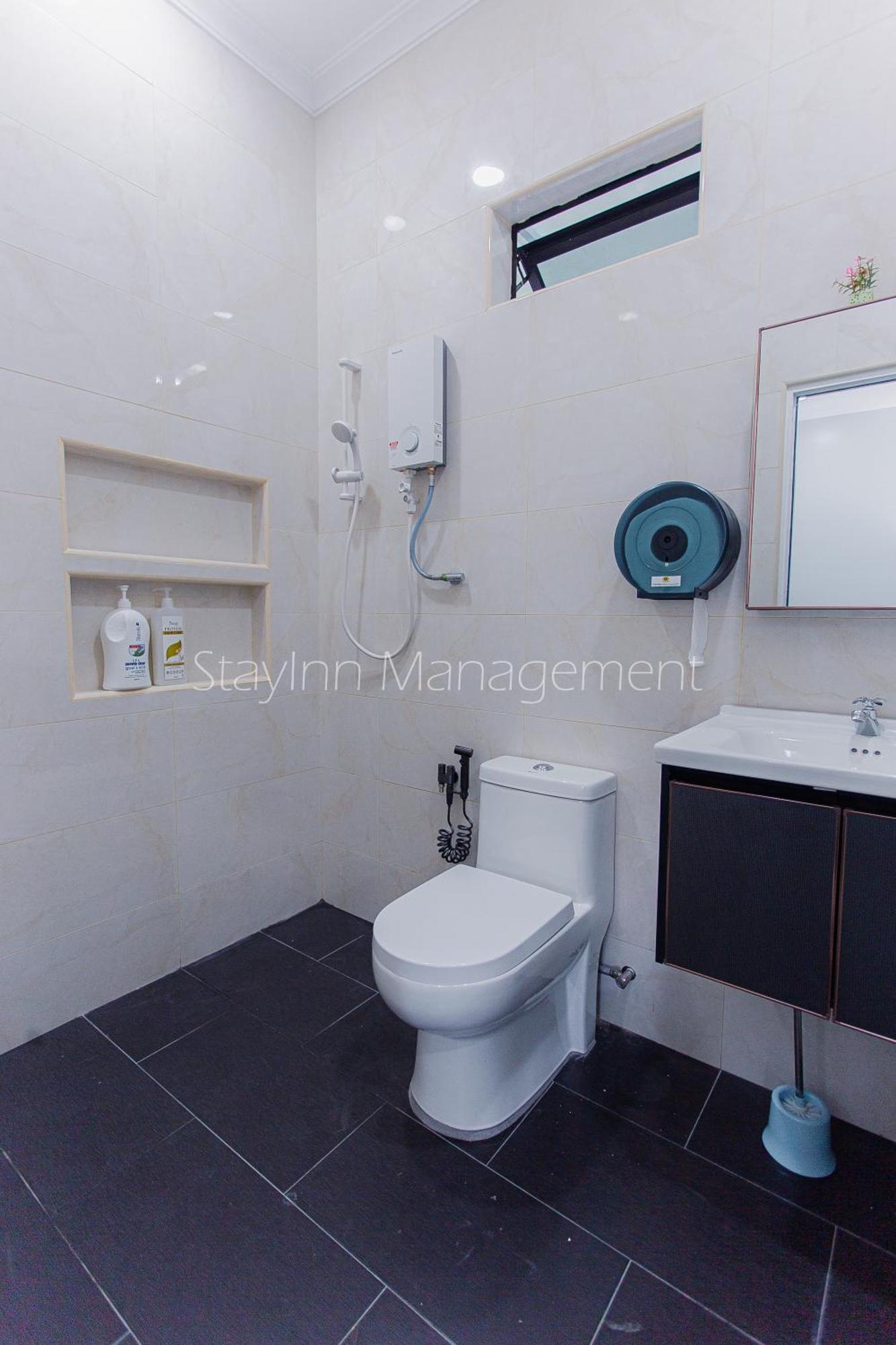 Pd 4r3br 20pax Private Pool Near To The Holiday home Port Dickson