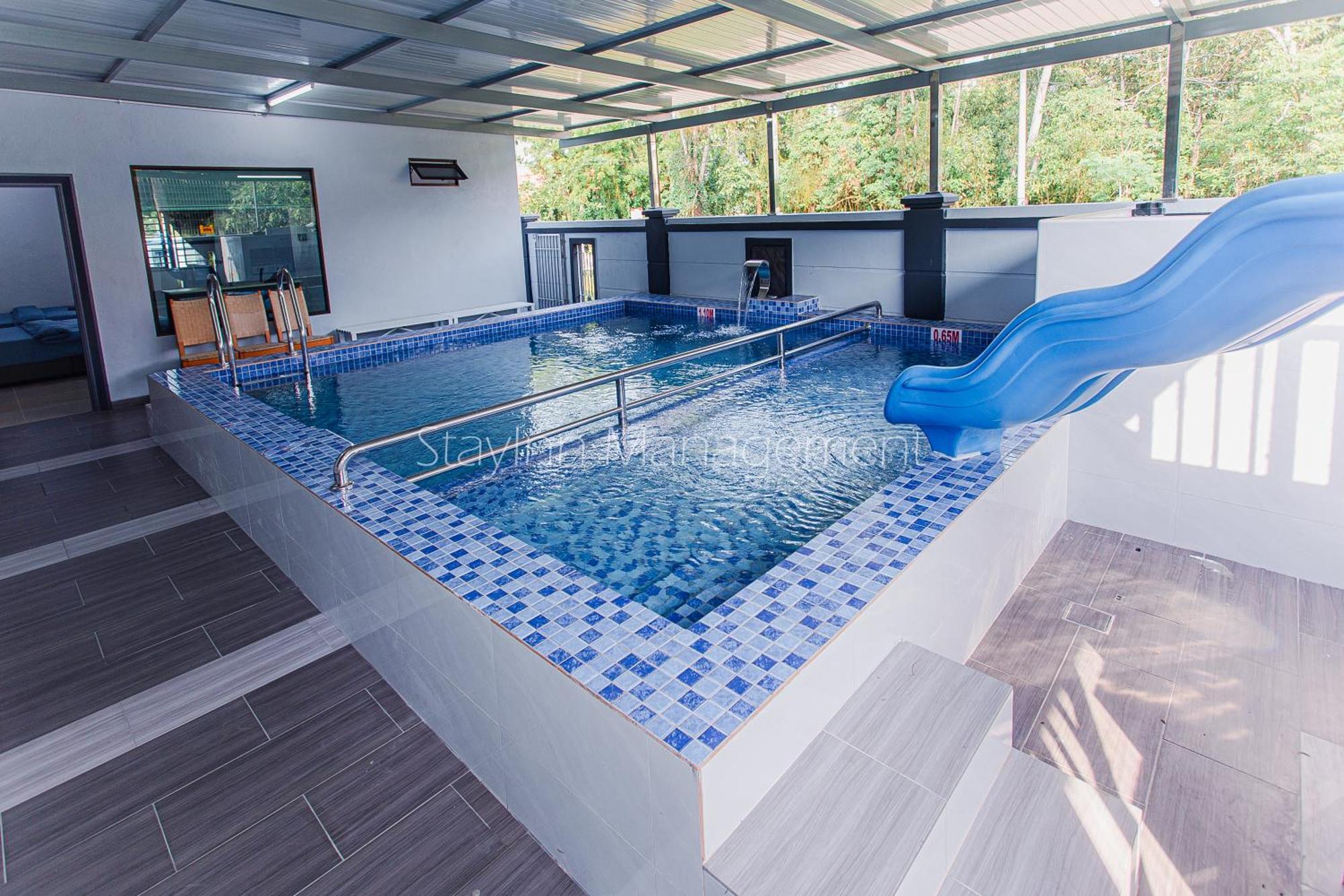 Holiday home Pd 4r3br 20pax Private Pool Near To The Port Dickson